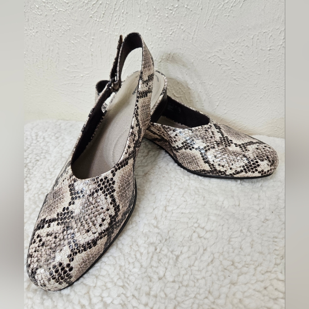 Women's Collection by Clarks Ultimate Comfort Sling-back pumps